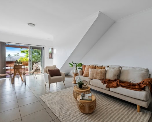 Social Realty - 17 Mons Road - CARINA HEIGHTS