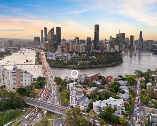 17/284 Vulture Street