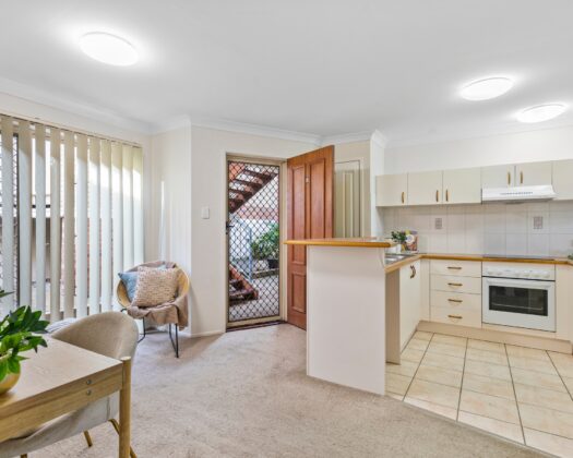 2/24 Kitson Street