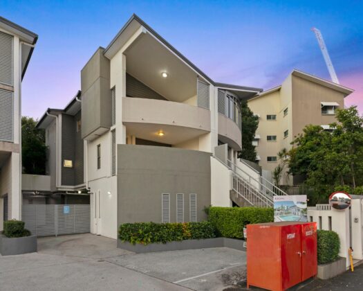 17/284 Vulture Street