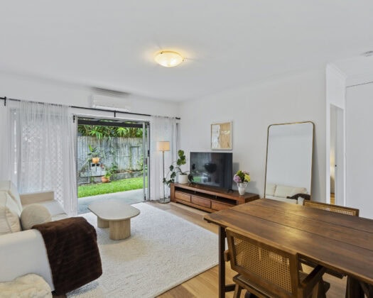 2/15 Deviney Street