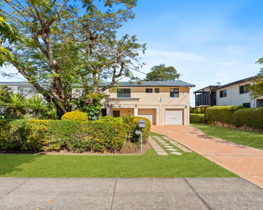12 Holyoake Drive