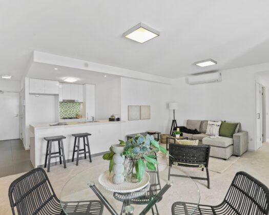 604/159 Logan Road